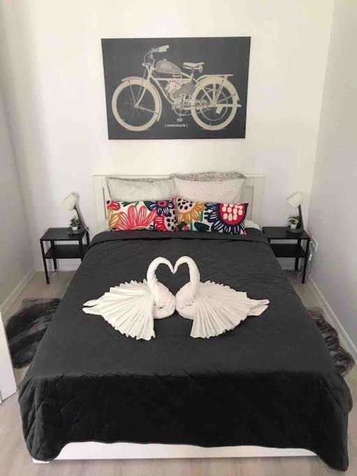 Perfect Location,Newly Decorated Modern, Large Place 60 M2, Really Quiet So You Can Have A Good Night Sleep, Ac, Netflix, Smart Tv, High-Speed Internet, World Famous New York Cafe Only 10 Minutes Walk 부다페스트 외부 사진
