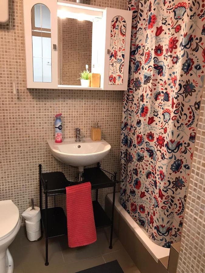 Perfect Location,Newly Decorated Modern, Large Place 60 M2, Really Quiet So You Can Have A Good Night Sleep, Ac, Netflix, Smart Tv, High-Speed Internet, World Famous New York Cafe Only 10 Minutes Walk 부다페스트 외부 사진