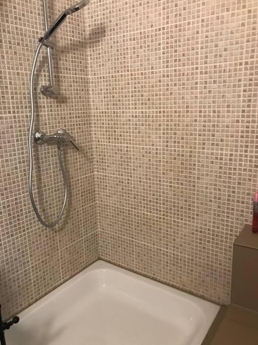 Perfect Location,Newly Decorated Modern, Large Place 60 M2, Really Quiet So You Can Have A Good Night Sleep, Ac, Netflix, Smart Tv, High-Speed Internet, World Famous New York Cafe Only 10 Minutes Walk 부다페스트 외부 사진