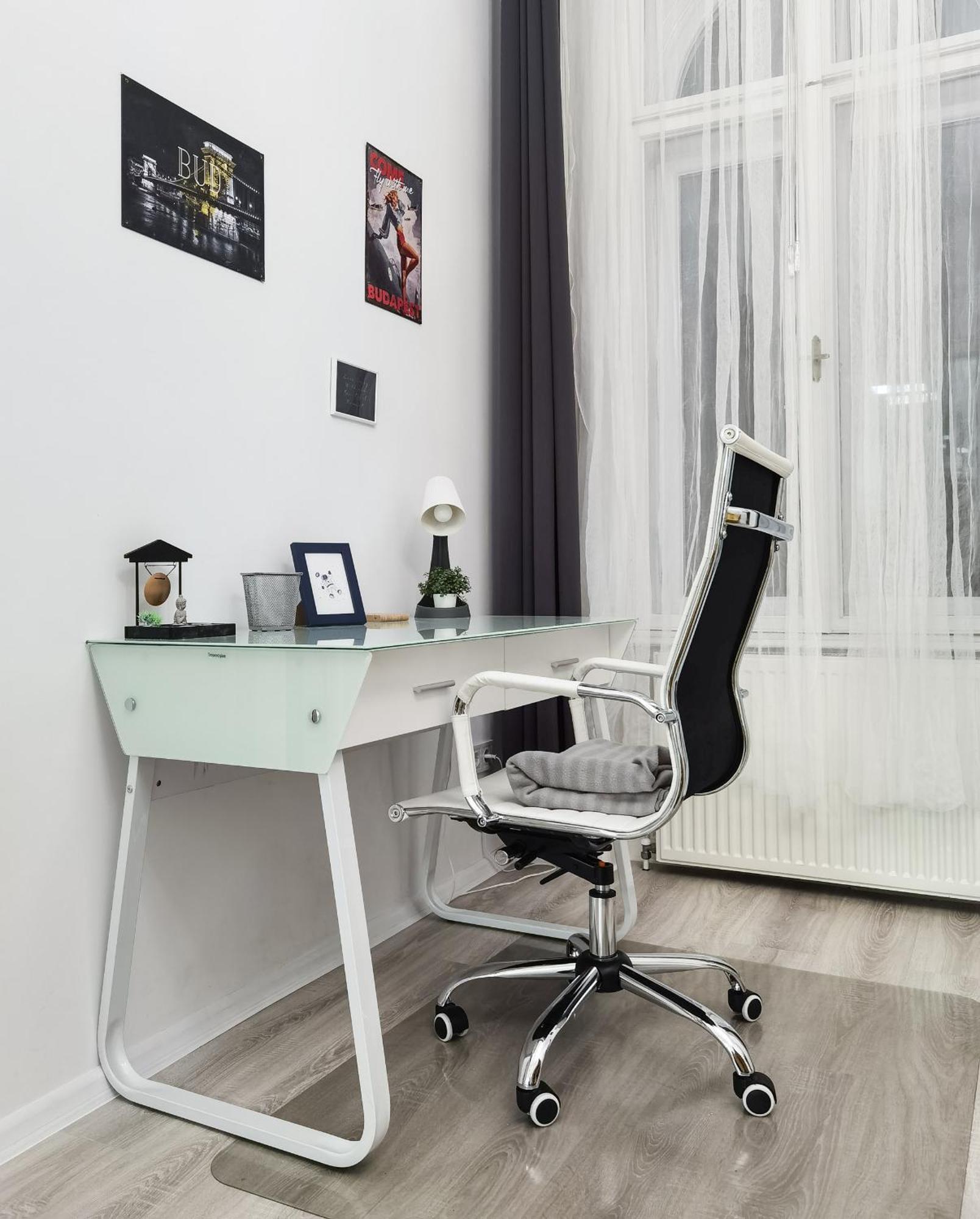 Perfect Location,Newly Decorated Modern, Large Place 60 M2, Really Quiet So You Can Have A Good Night Sleep, Ac, Netflix, Smart Tv, High-Speed Internet, World Famous New York Cafe Only 10 Minutes Walk 부다페스트 외부 사진