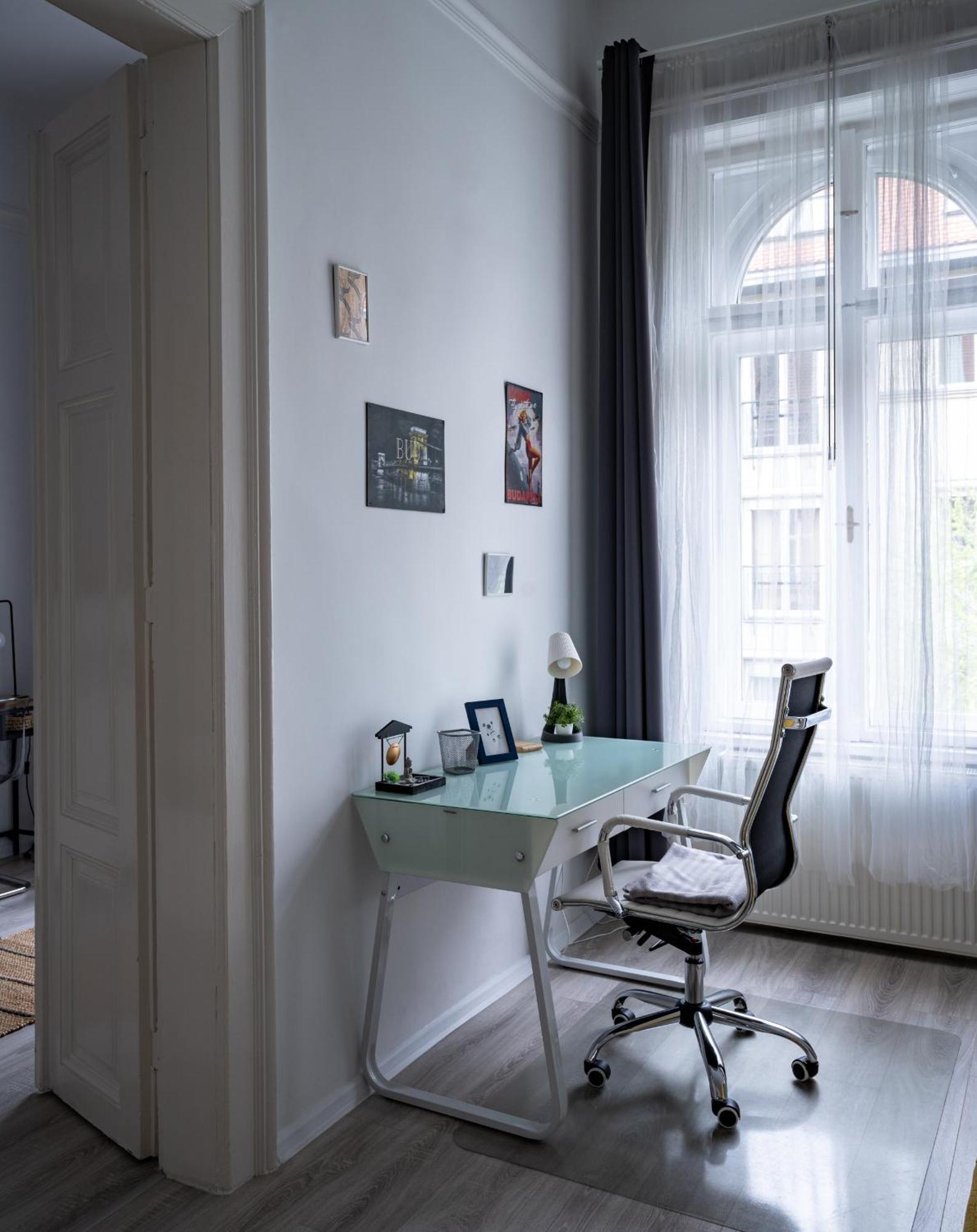 Perfect Location,Newly Decorated Modern, Large Place 60 M2, Really Quiet So You Can Have A Good Night Sleep, Ac, Netflix, Smart Tv, High-Speed Internet, World Famous New York Cafe Only 10 Minutes Walk 부다페스트 외부 사진
