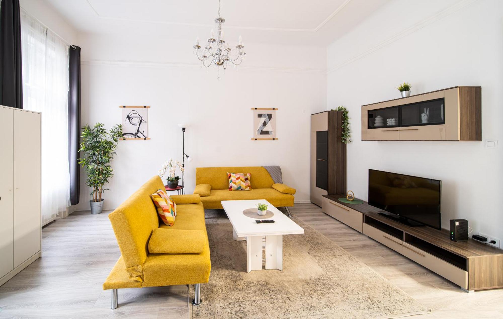 Perfect Location,Newly Decorated Modern, Large Place 60 M2, Really Quiet So You Can Have A Good Night Sleep, Ac, Netflix, Smart Tv, High-Speed Internet, World Famous New York Cafe Only 10 Minutes Walk 부다페스트 외부 사진