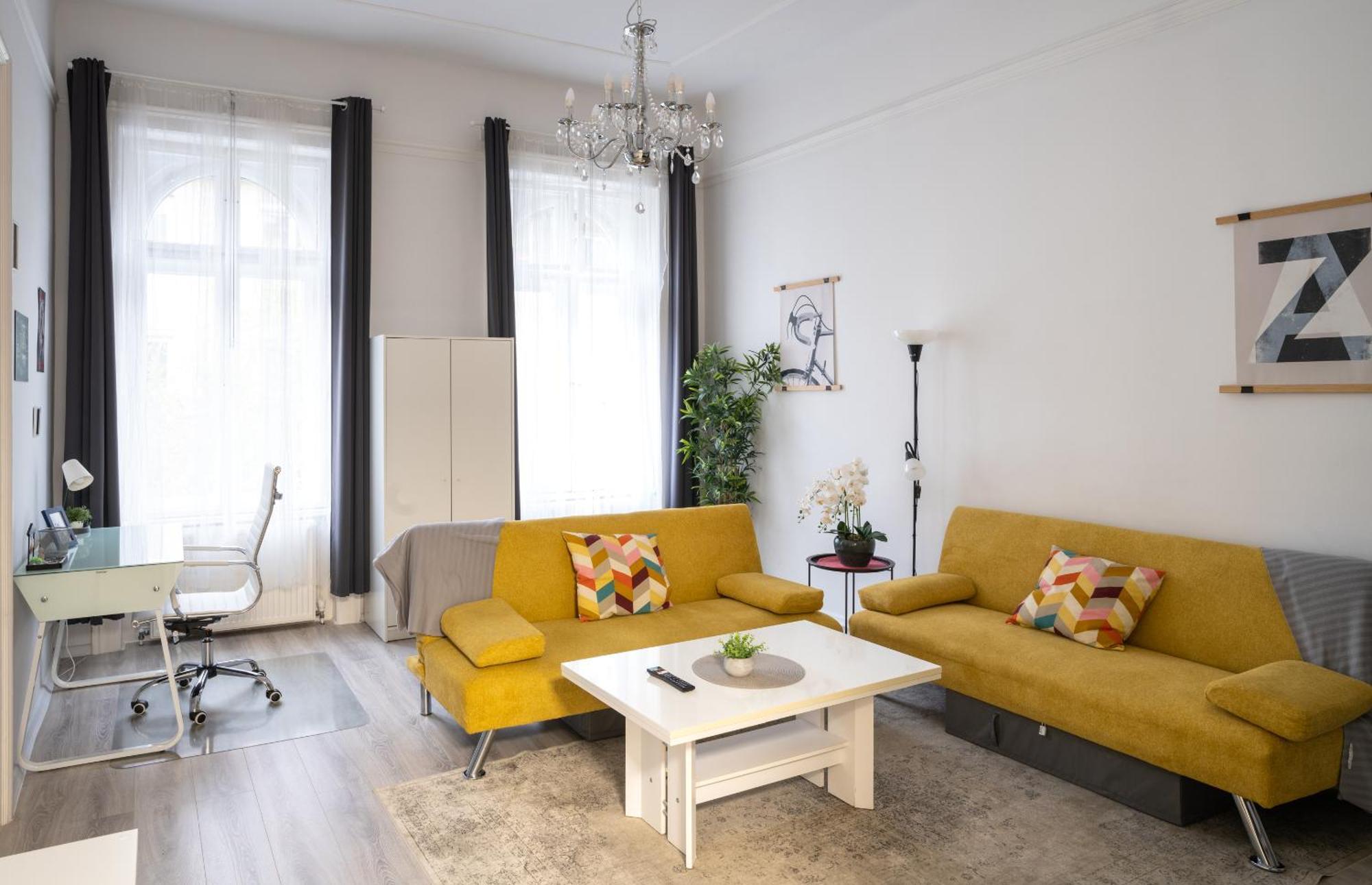 Perfect Location,Newly Decorated Modern, Large Place 60 M2, Really Quiet So You Can Have A Good Night Sleep, Ac, Netflix, Smart Tv, High-Speed Internet, World Famous New York Cafe Only 10 Minutes Walk 부다페스트 외부 사진
