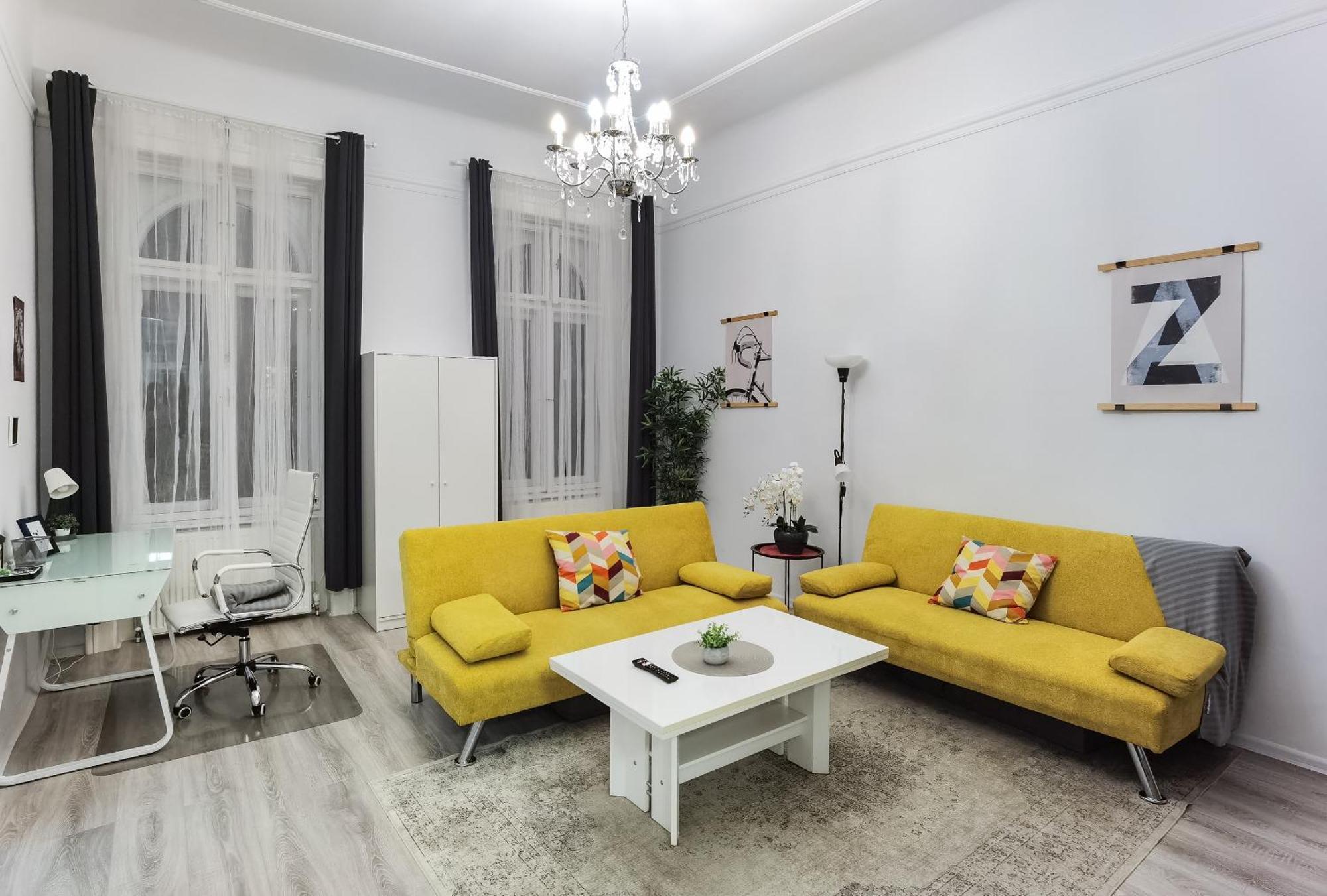 Perfect Location,Newly Decorated Modern, Large Place 60 M2, Really Quiet So You Can Have A Good Night Sleep, Ac, Netflix, Smart Tv, High-Speed Internet, World Famous New York Cafe Only 10 Minutes Walk 부다페스트 외부 사진