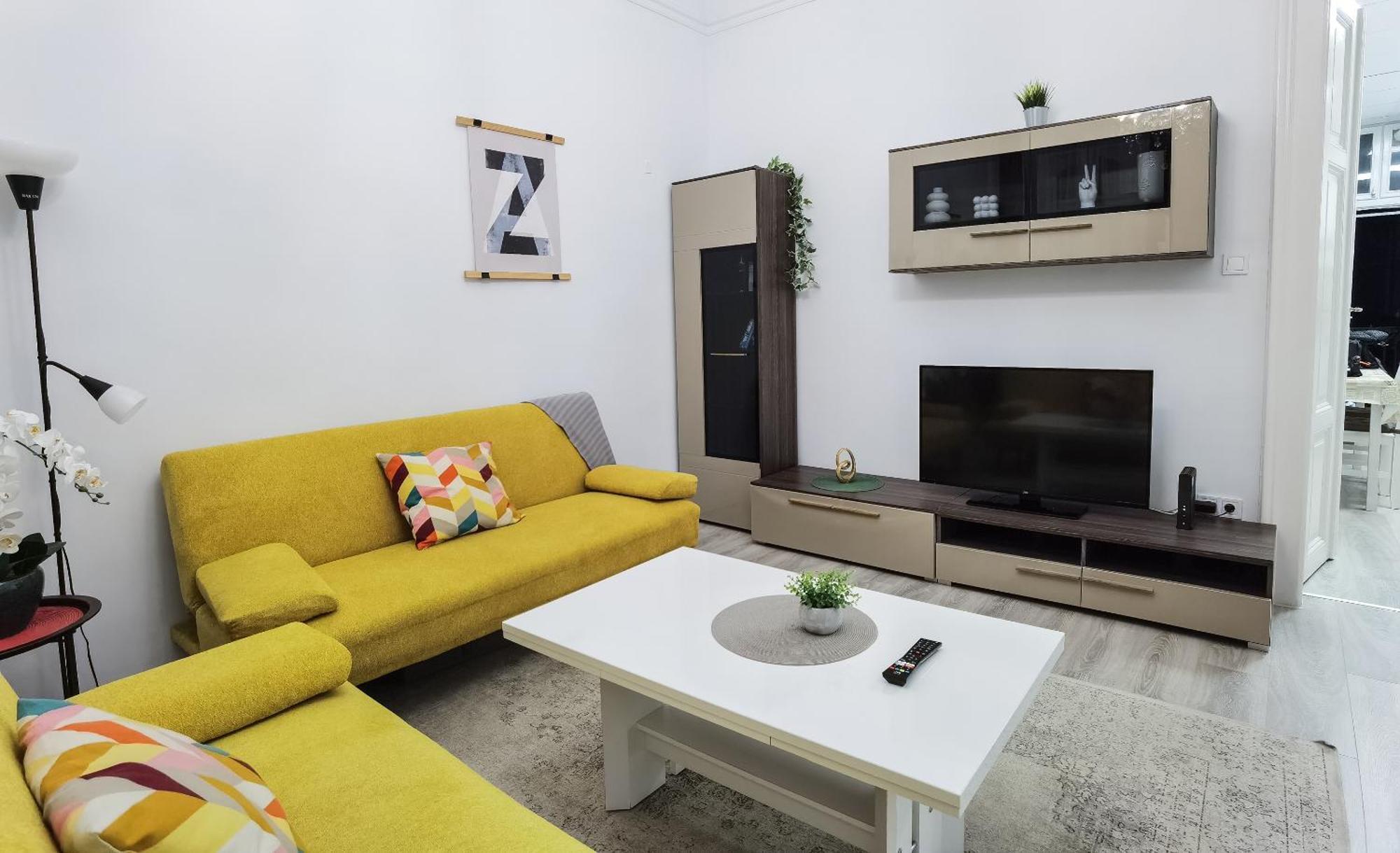 Perfect Location,Newly Decorated Modern, Large Place 60 M2, Really Quiet So You Can Have A Good Night Sleep, Ac, Netflix, Smart Tv, High-Speed Internet, World Famous New York Cafe Only 10 Minutes Walk 부다페스트 외부 사진