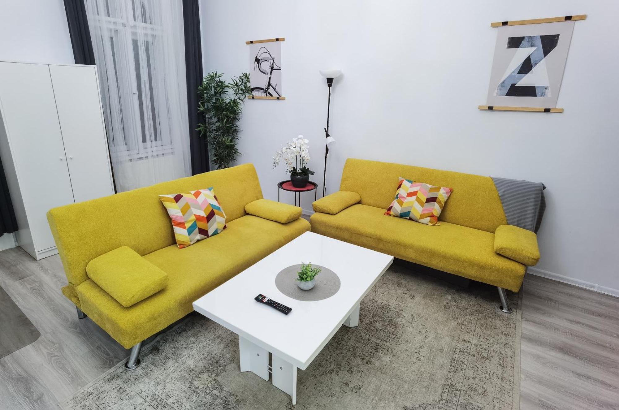 Perfect Location,Newly Decorated Modern, Large Place 60 M2, Really Quiet So You Can Have A Good Night Sleep, Ac, Netflix, Smart Tv, High-Speed Internet, World Famous New York Cafe Only 10 Minutes Walk 부다페스트 외부 사진